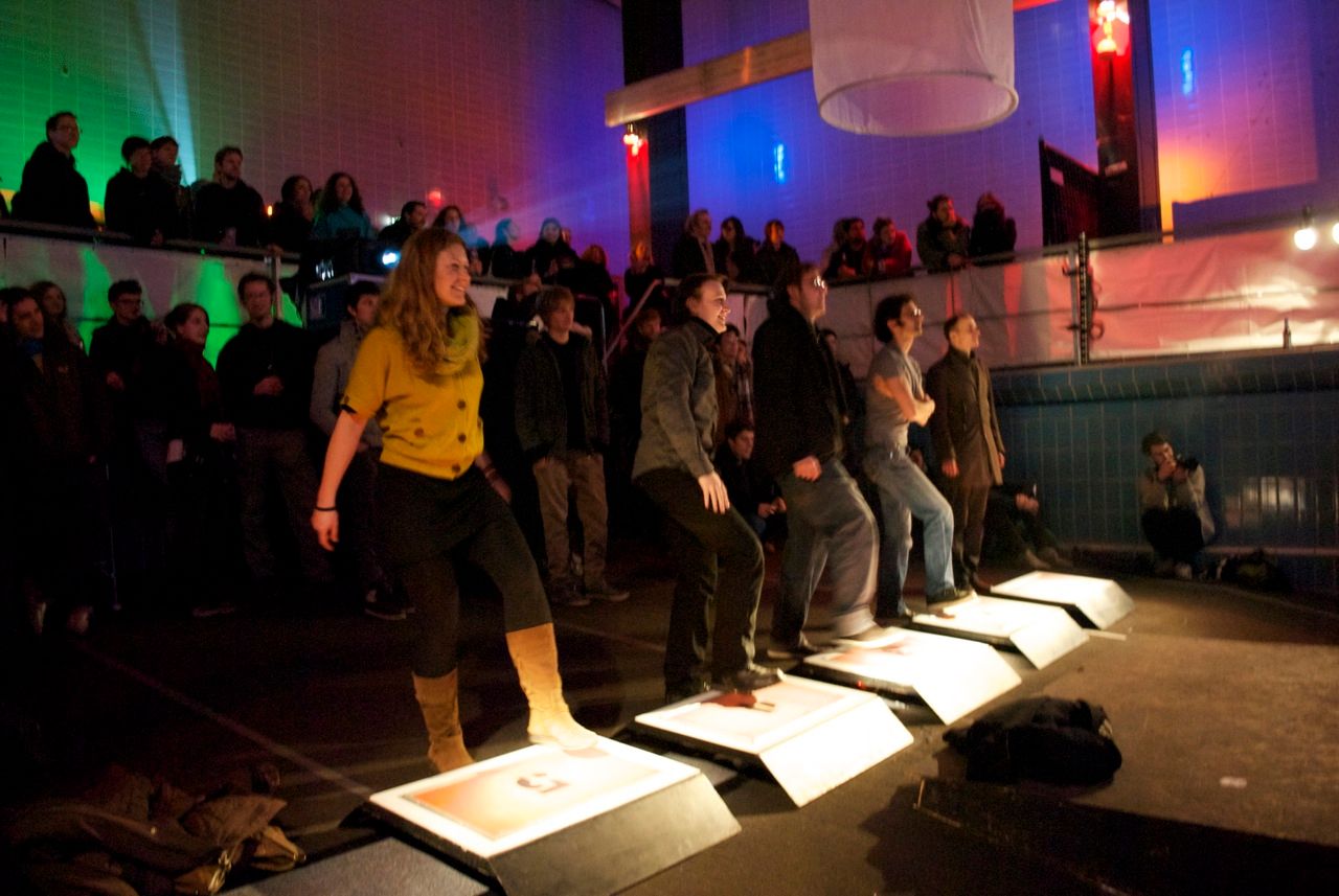 RAKETE was originally created for the 5 button competition of the "Experimental Gameplay Contest" at Stattbad Berlin in 2012.